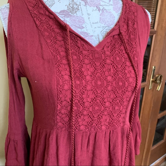 Wild Blue Sadie Robertson Cold Shoulder Dress - Picture 4 of 6